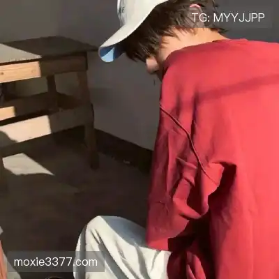 包奕和